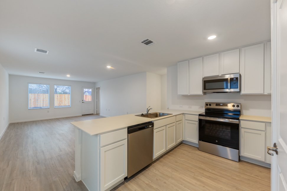 5750 Repeating Way, Von Ormy TX 78073 property image