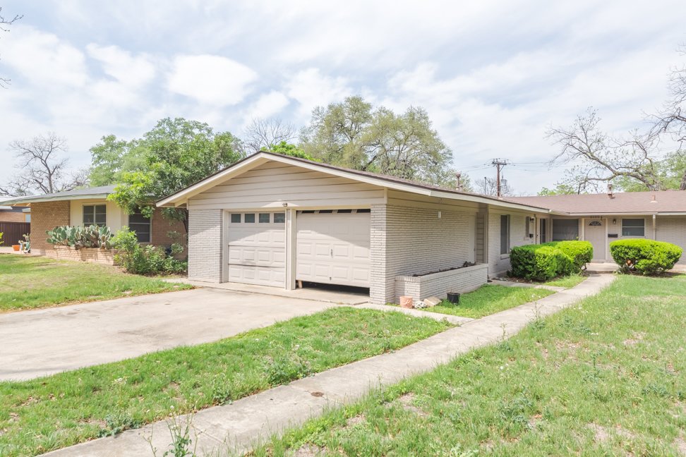 2123 E Lawndale Dr property image