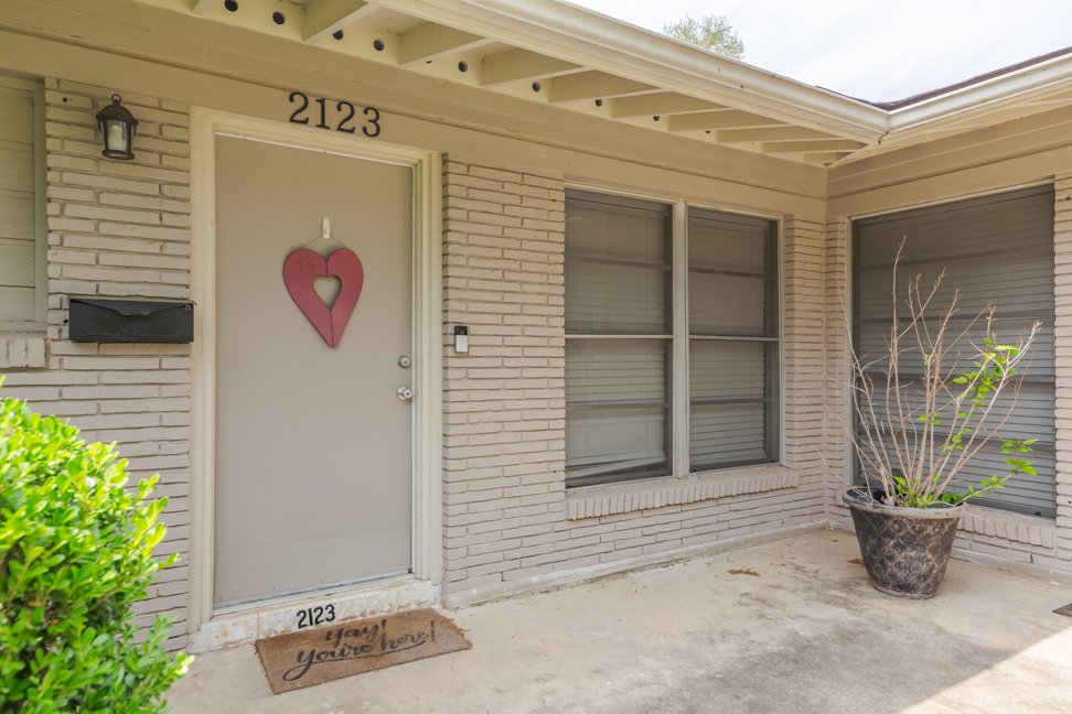2123 E Lawndale Dr property image
