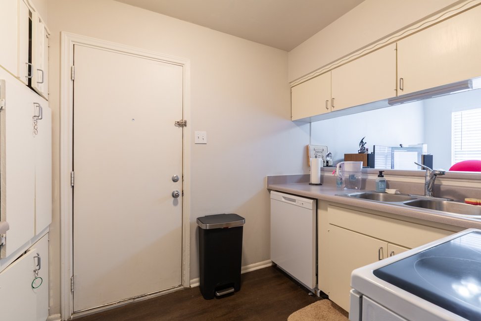 2123 E Lawndale Dr property image