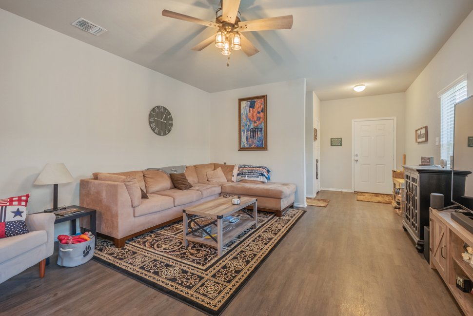 7827 Champion Crk, San Antonio, TX 78252 property image