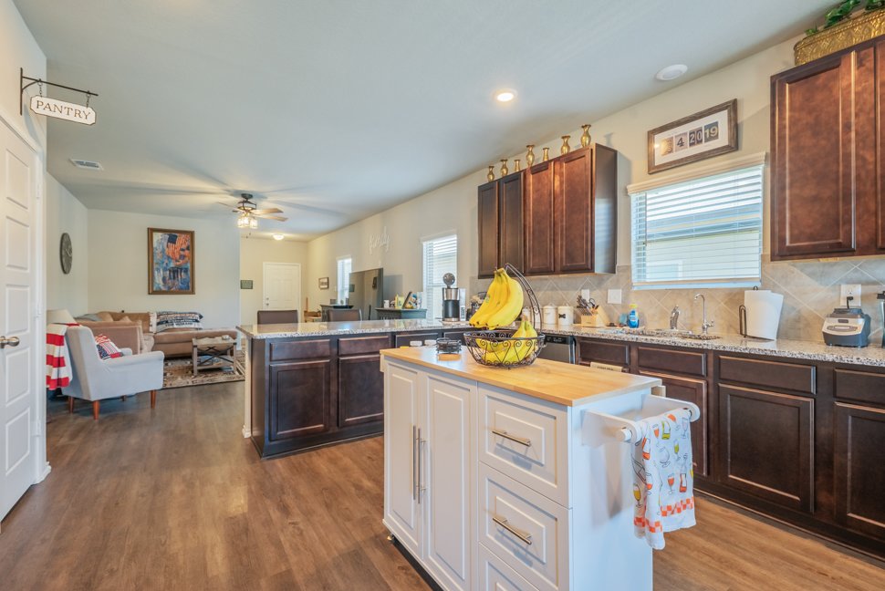7827 Champion Crk, San Antonio, TX 78252 property image