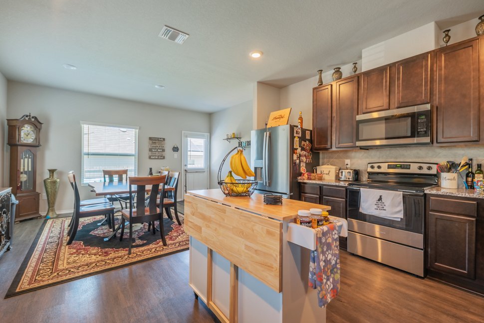 7827 Champion Crk, San Antonio, TX 78252 property image