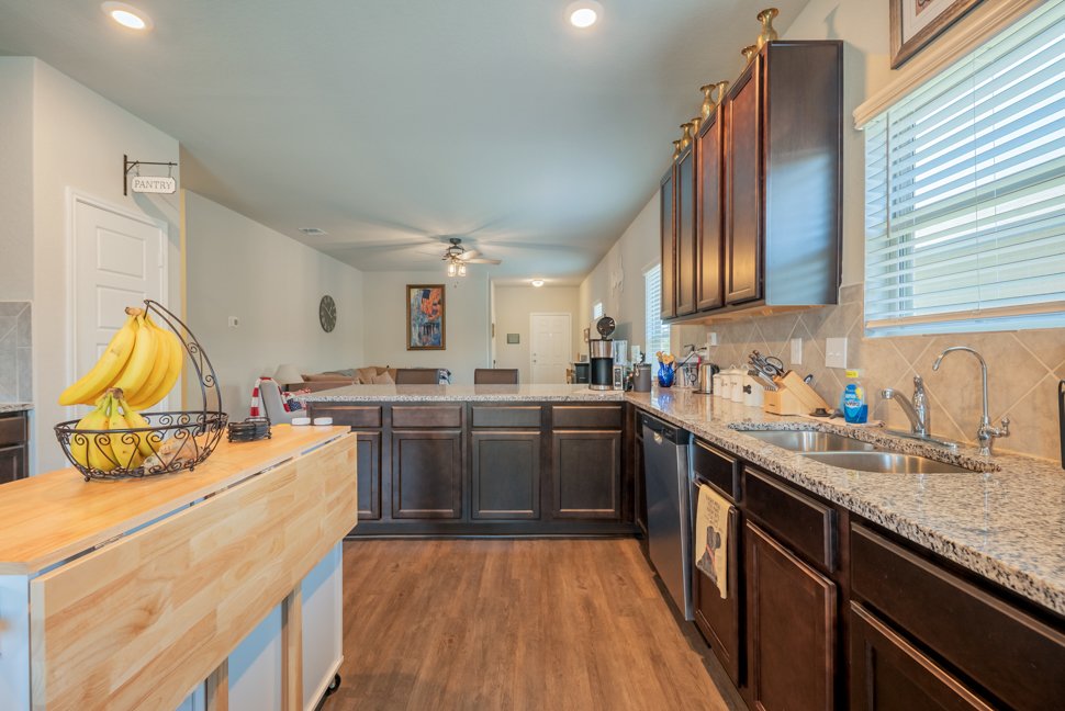 7827 Champion Crk, San Antonio, TX 78252 property image