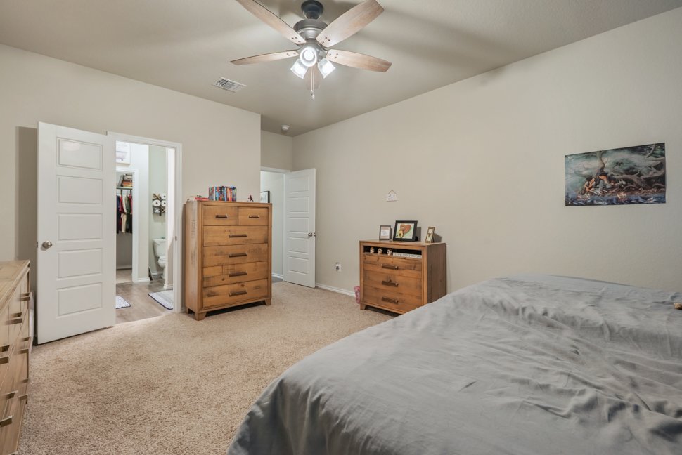 7827 Champion Crk, San Antonio, TX 78252 property image
