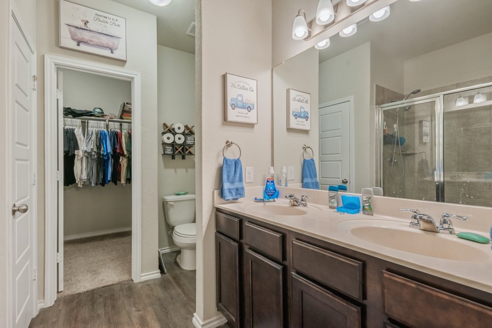 7827 Champion Crk, San Antonio, TX 78252 property image