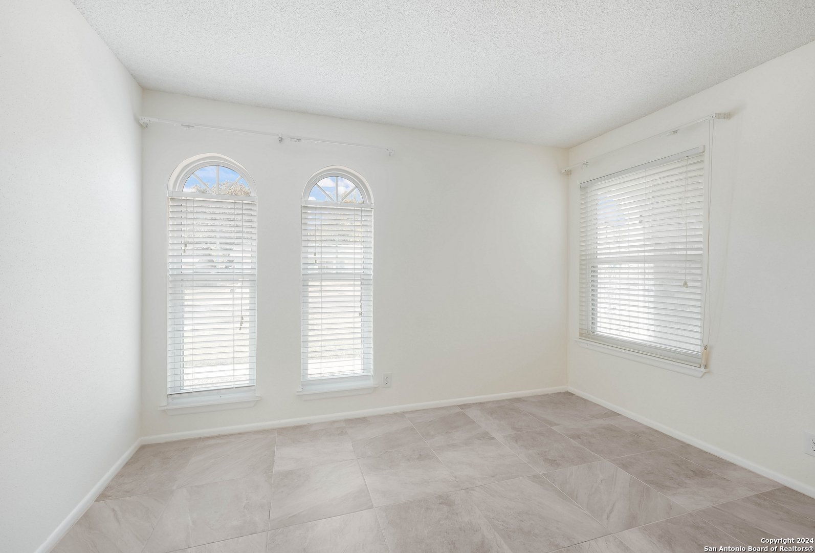 4214 Eagle Nest San Antonio, TX 78233 property image