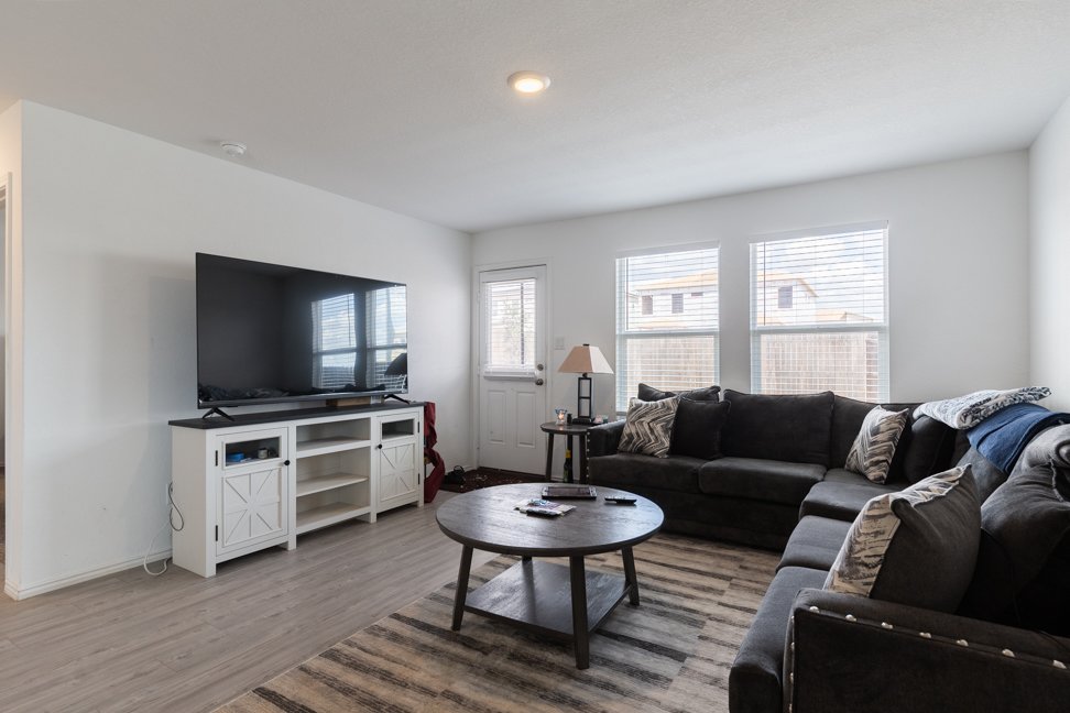 2802 Elion Dr, Converse, TX 78109 property image