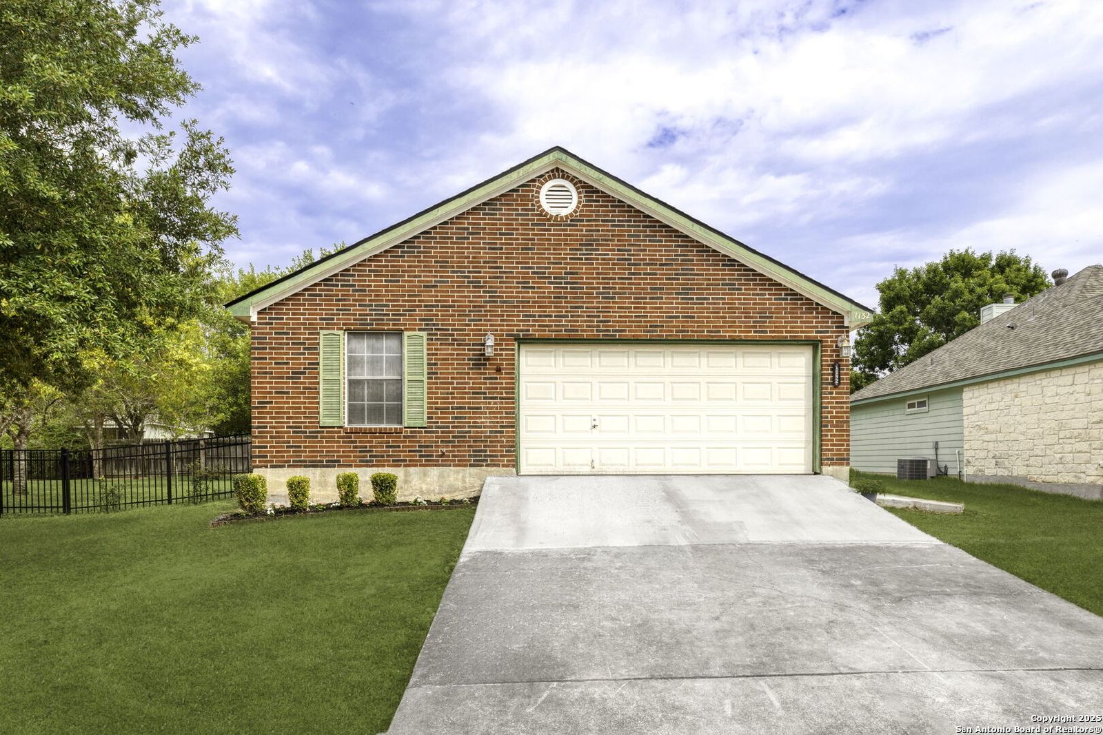 1132 Mira Loma Ln, San Marcos, TX 78666 property image