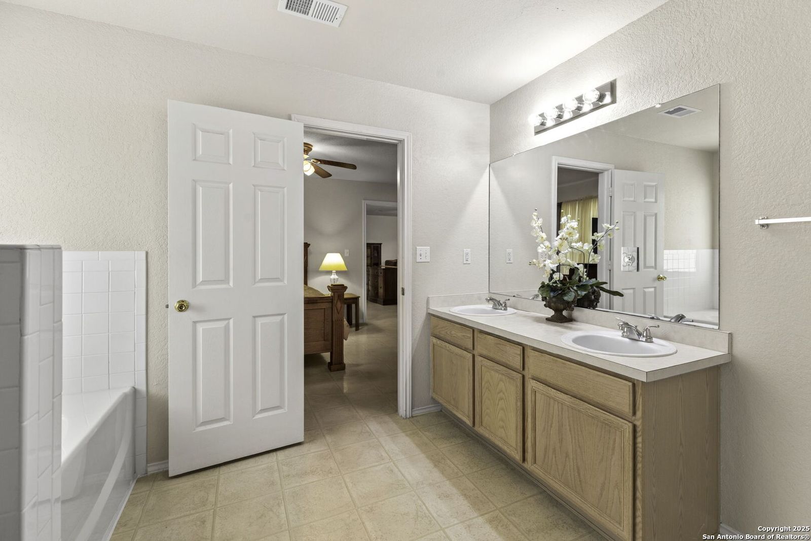 1132 Mira Loma Ln, San Marcos, TX 78666 property image