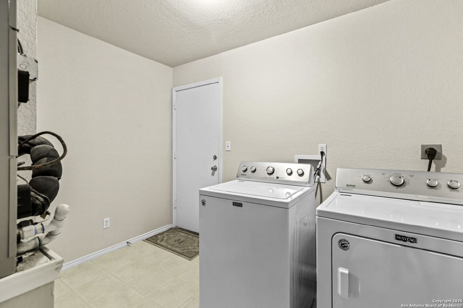 1132 Mira Loma Ln, San Marcos, TX 78666 property image