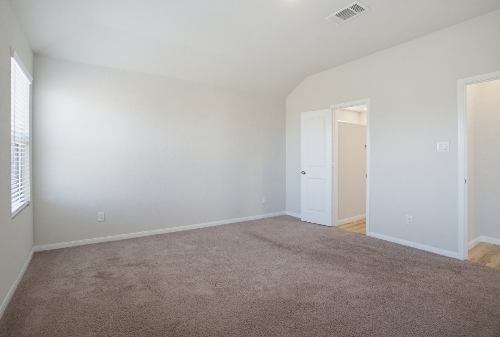 13138 Rosemary Cv, Saint Hedwig, TX 78152 property image