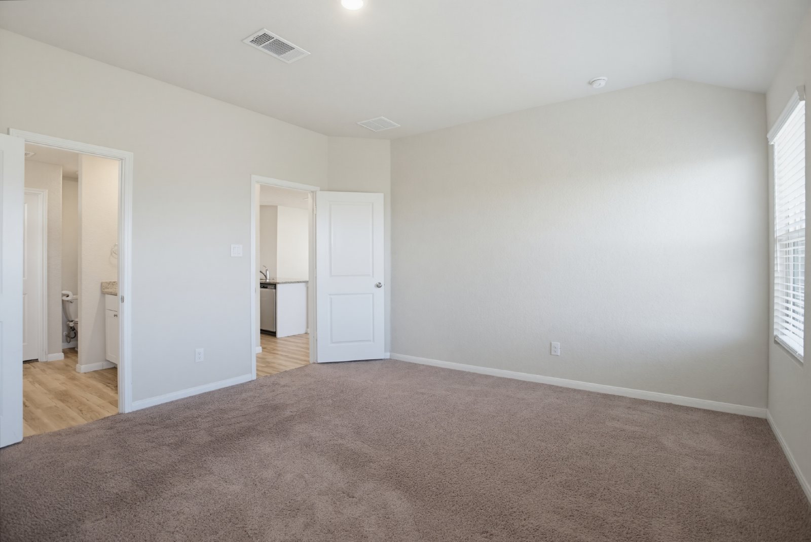 13138 Rosemary Cv, Saint Hedwig, TX 78152 property image