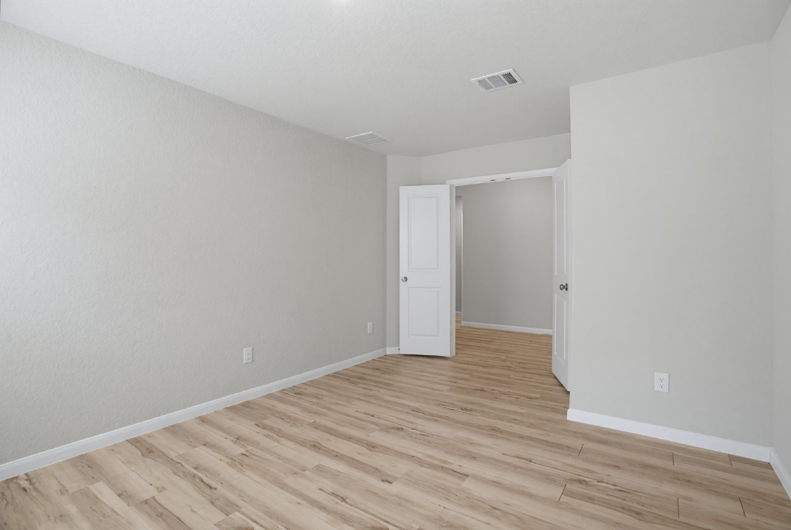 13138 Rosemary Cv, Saint Hedwig, TX 78152 property image