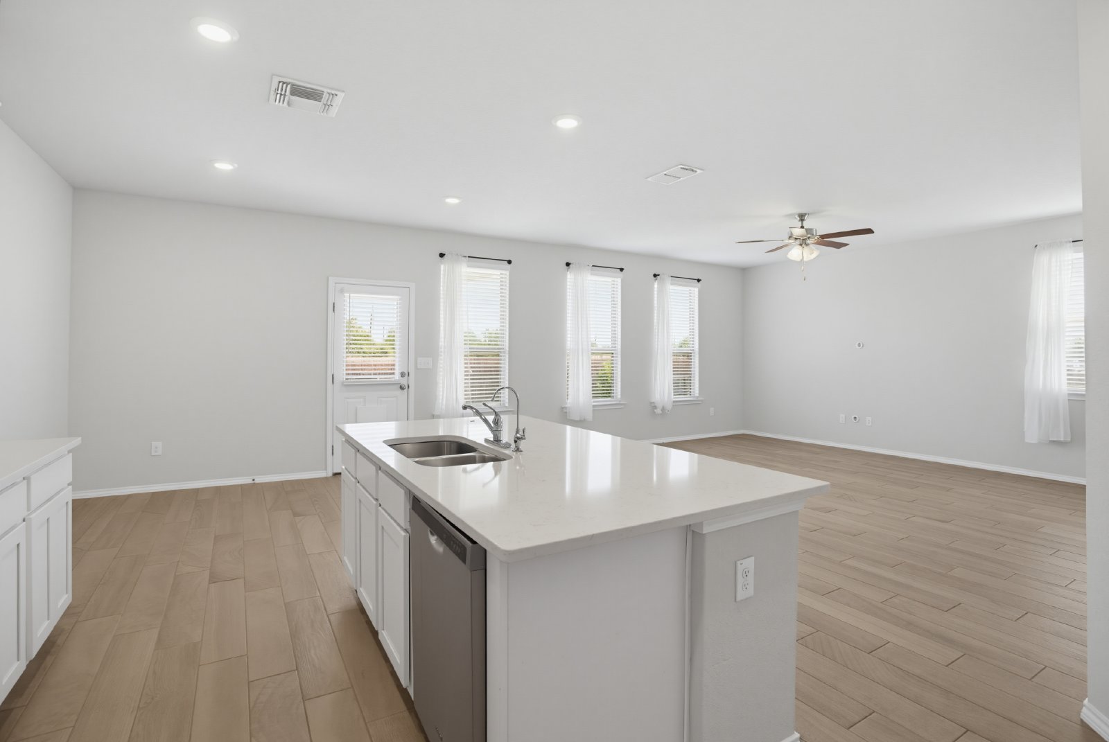 10803 Airman Dr, Converse, TX 78109 property image