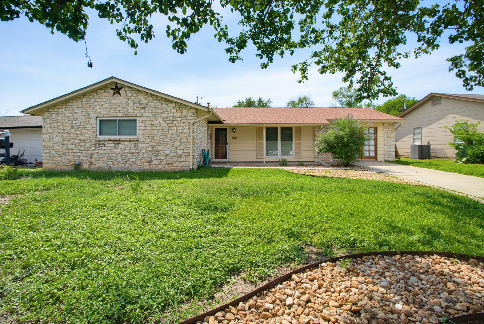8315 Castle Creek Dr San Antonio, TX 78218 property image