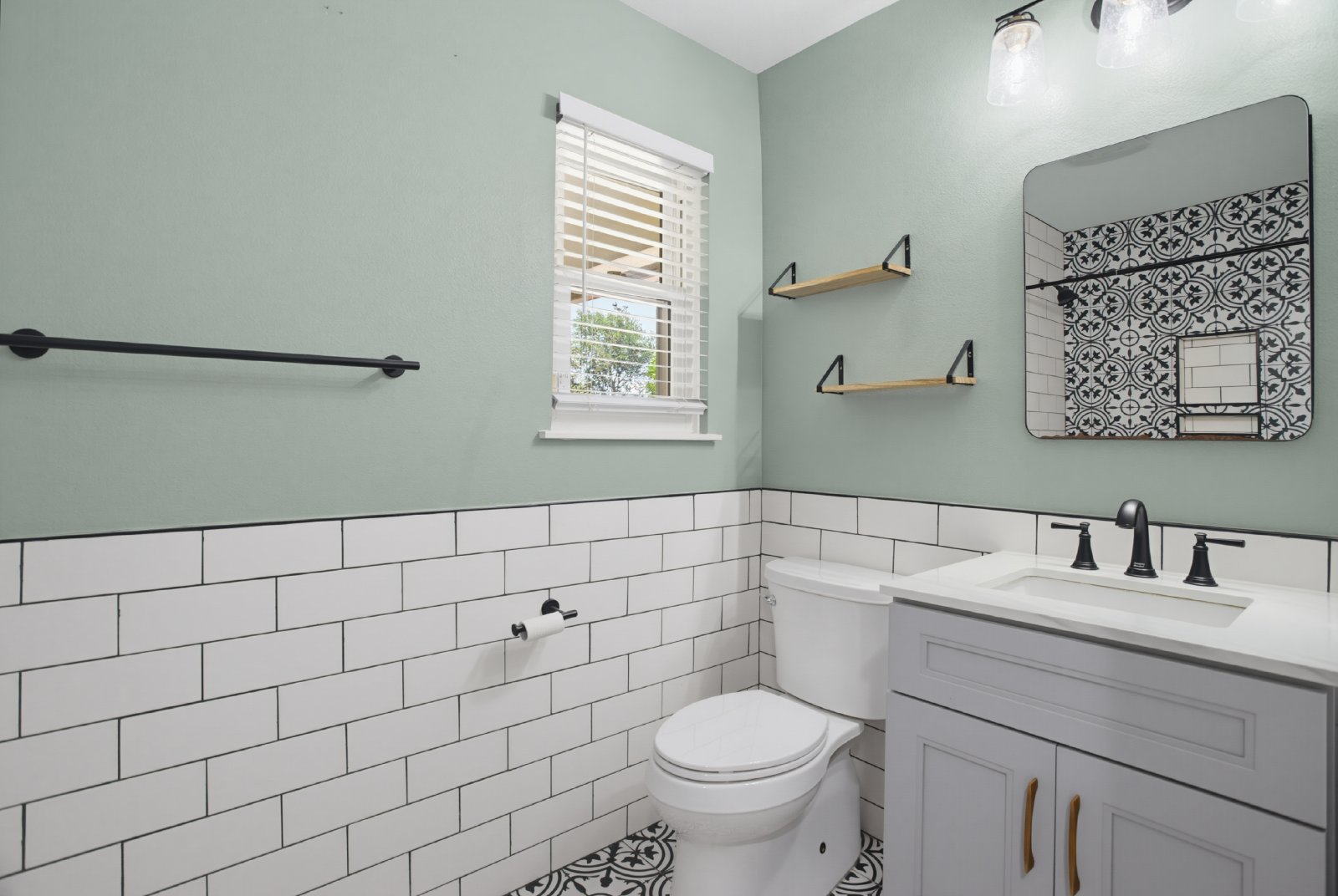 8315 Castle Creek Dr San Antonio, TX 78218 property image