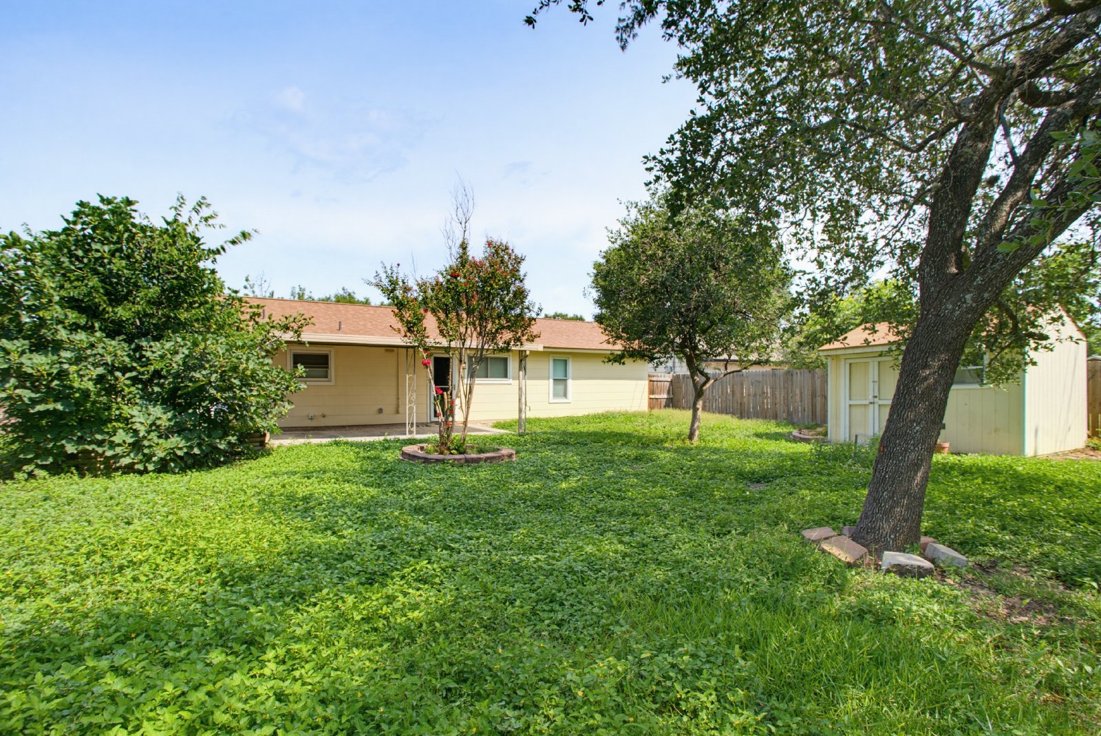 8315 Castle Creek Dr San Antonio, TX 78218 property image
