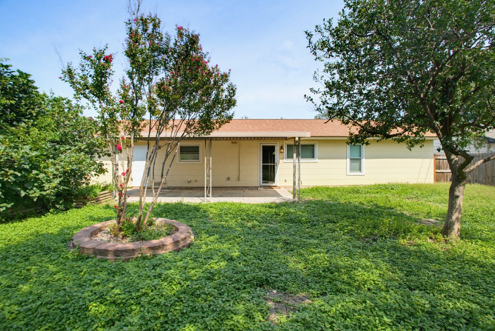 8315 Castle Creek Dr San Antonio, TX 78218 property image