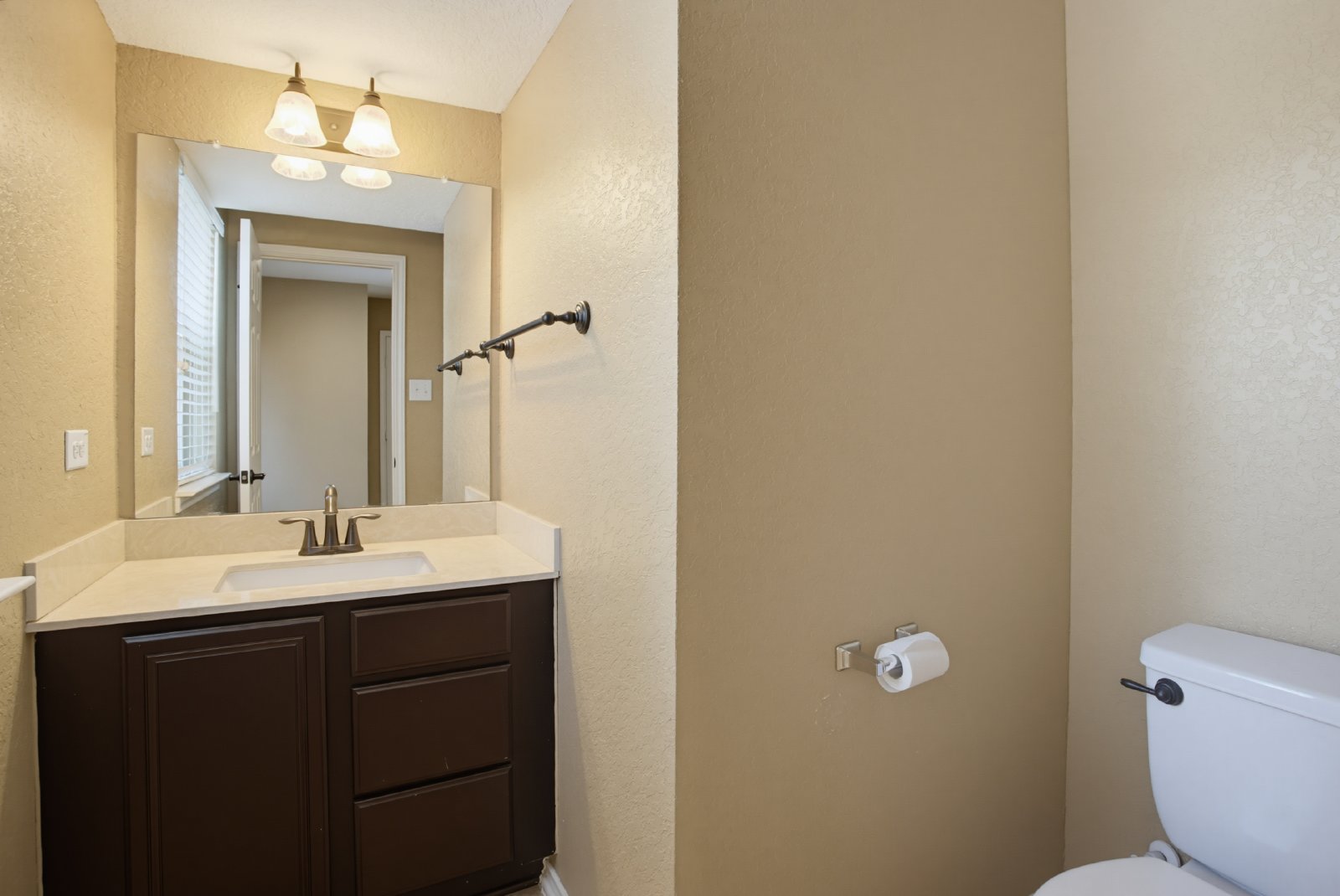 9115 Summit Lk, San Antonio, TX 78245 property image