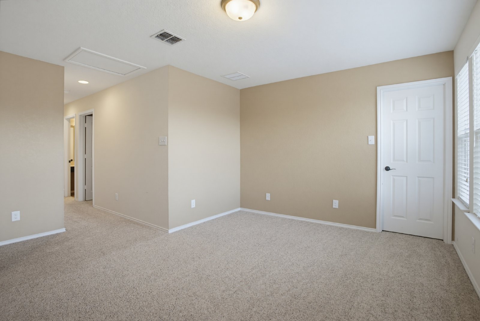 9115 Summit Lk, San Antonio, TX 78245 property image