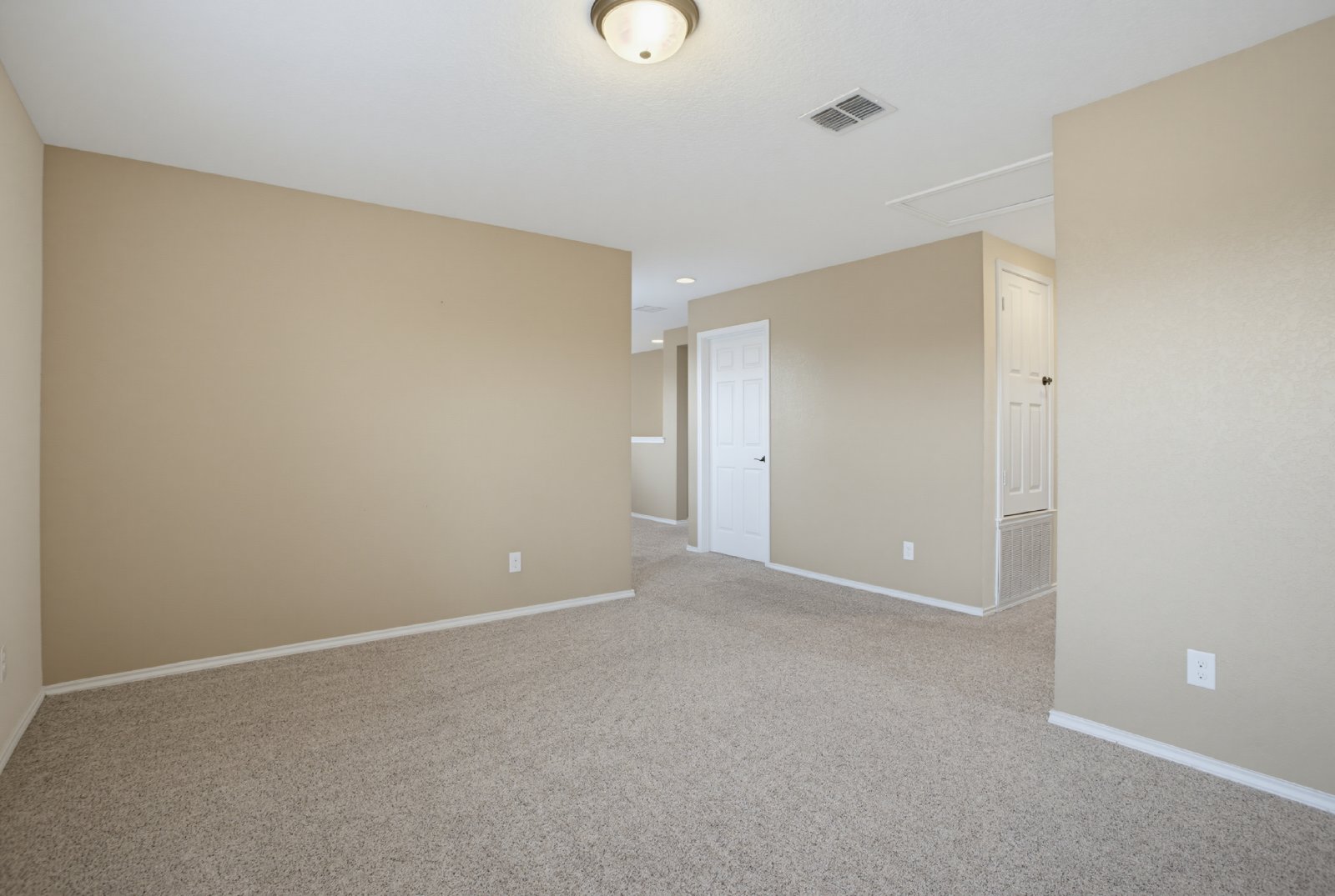 9115 Summit Lk, San Antonio, TX 78245 property image