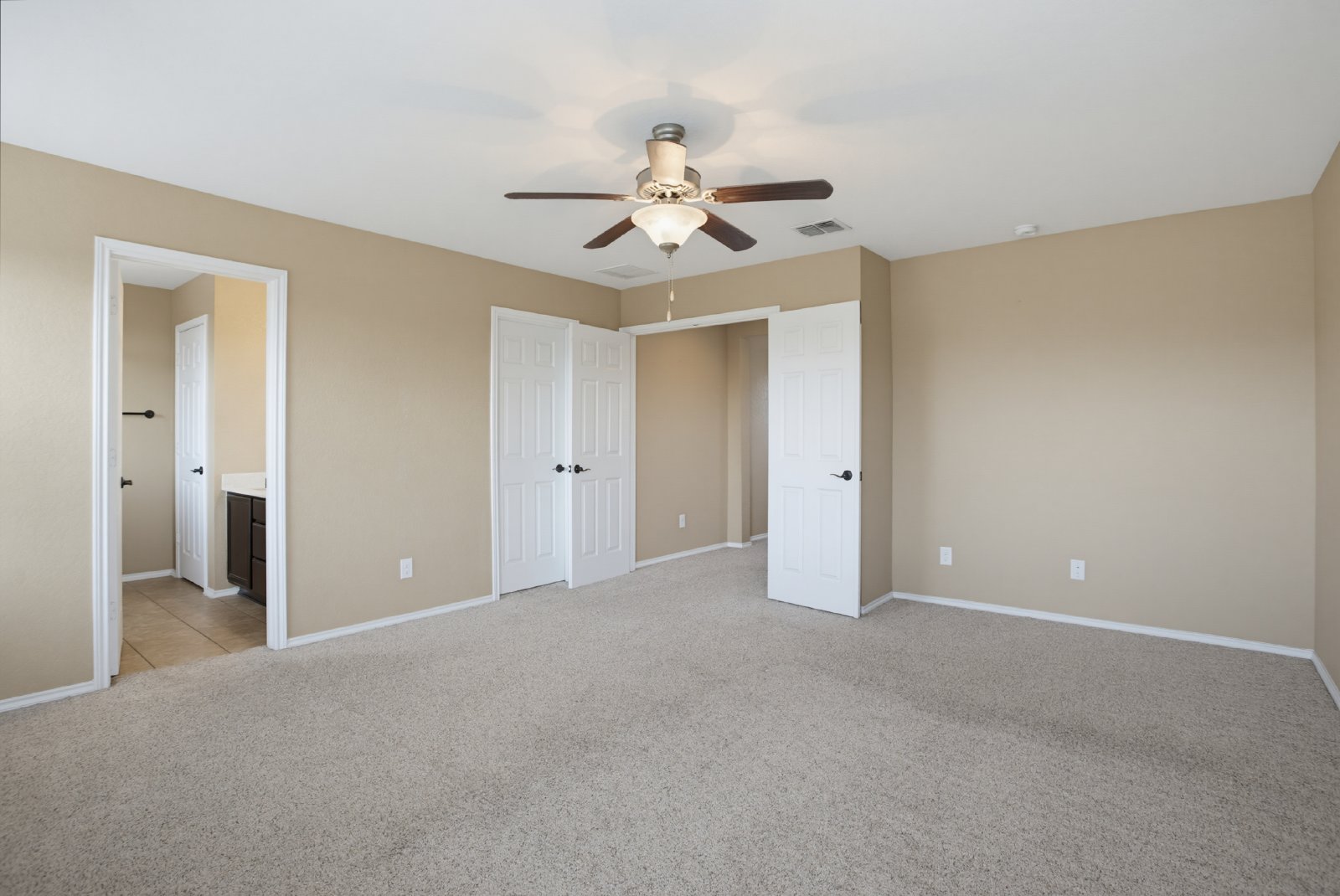 9115 Summit Lk, San Antonio, TX 78245 property image