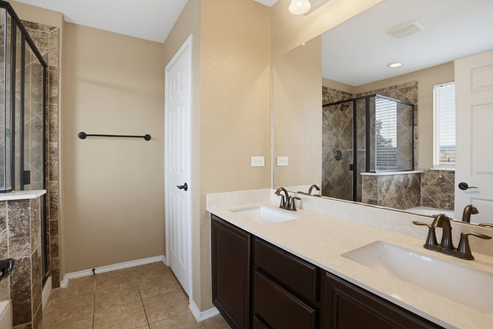 9115 Summit Lk, San Antonio, TX 78245 property image