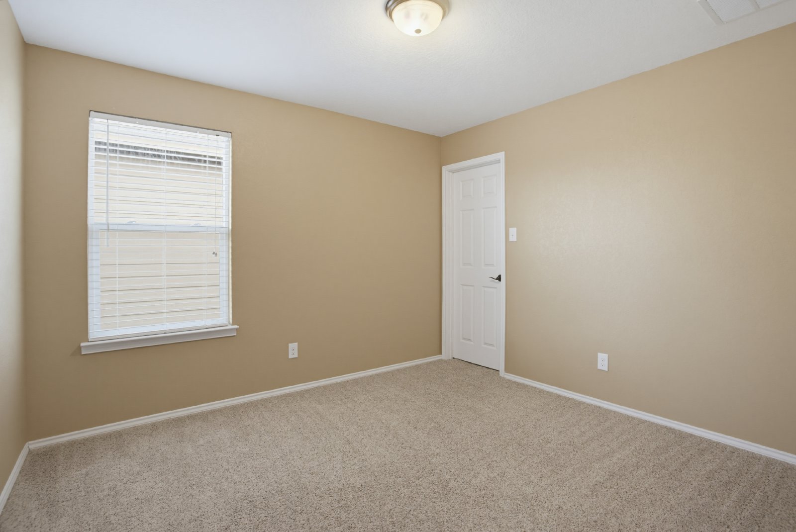 9115 Summit Lk, San Antonio, TX 78245 property image