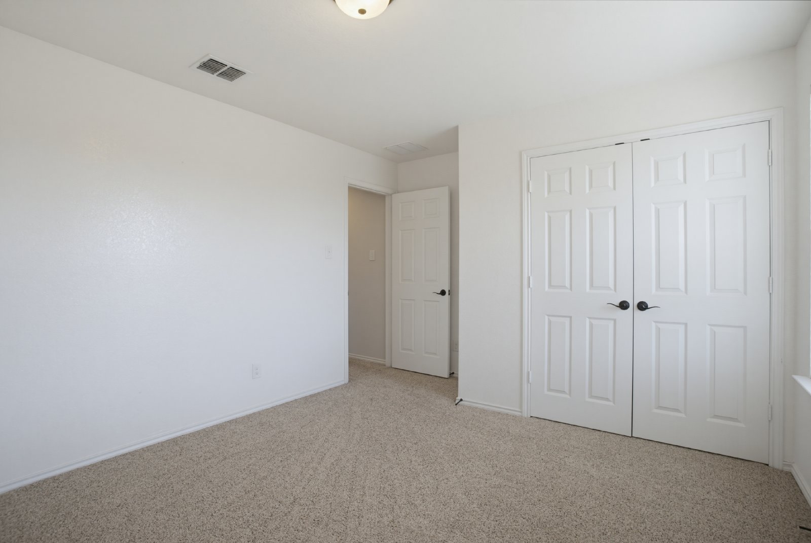 9115 Summit Lk, San Antonio, TX 78245 property image