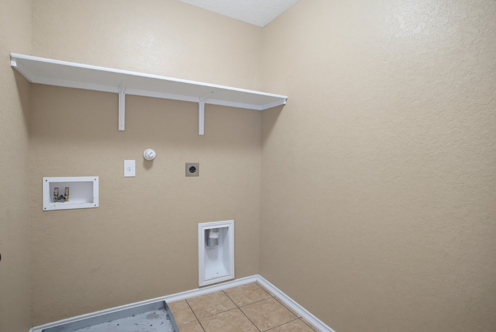 9115 Summit Lk, San Antonio, TX 78245 property image