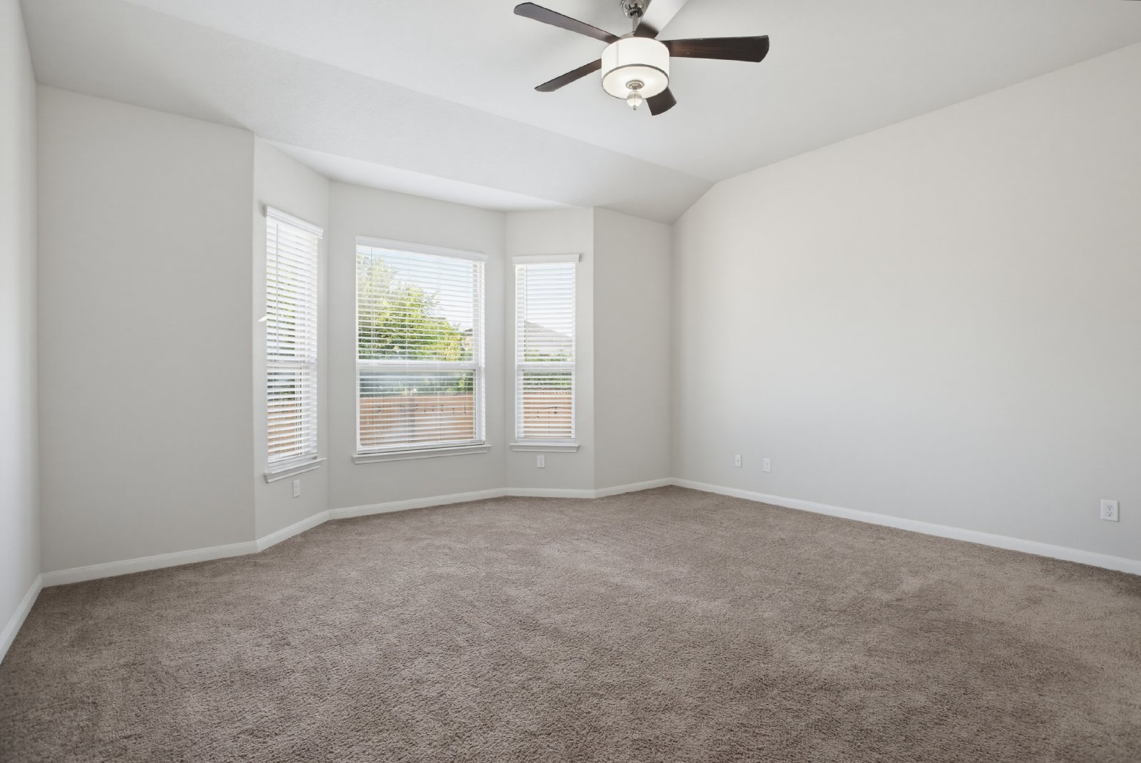 15136 Pandion Dr, San Antonio, TX 78245 property image
