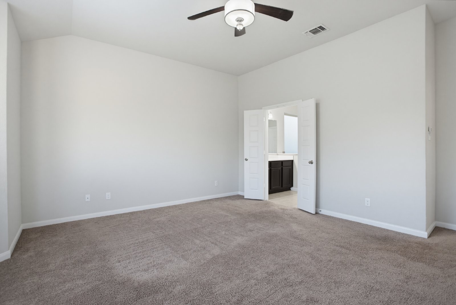 15136 Pandion Dr, San Antonio, TX 78245 property image