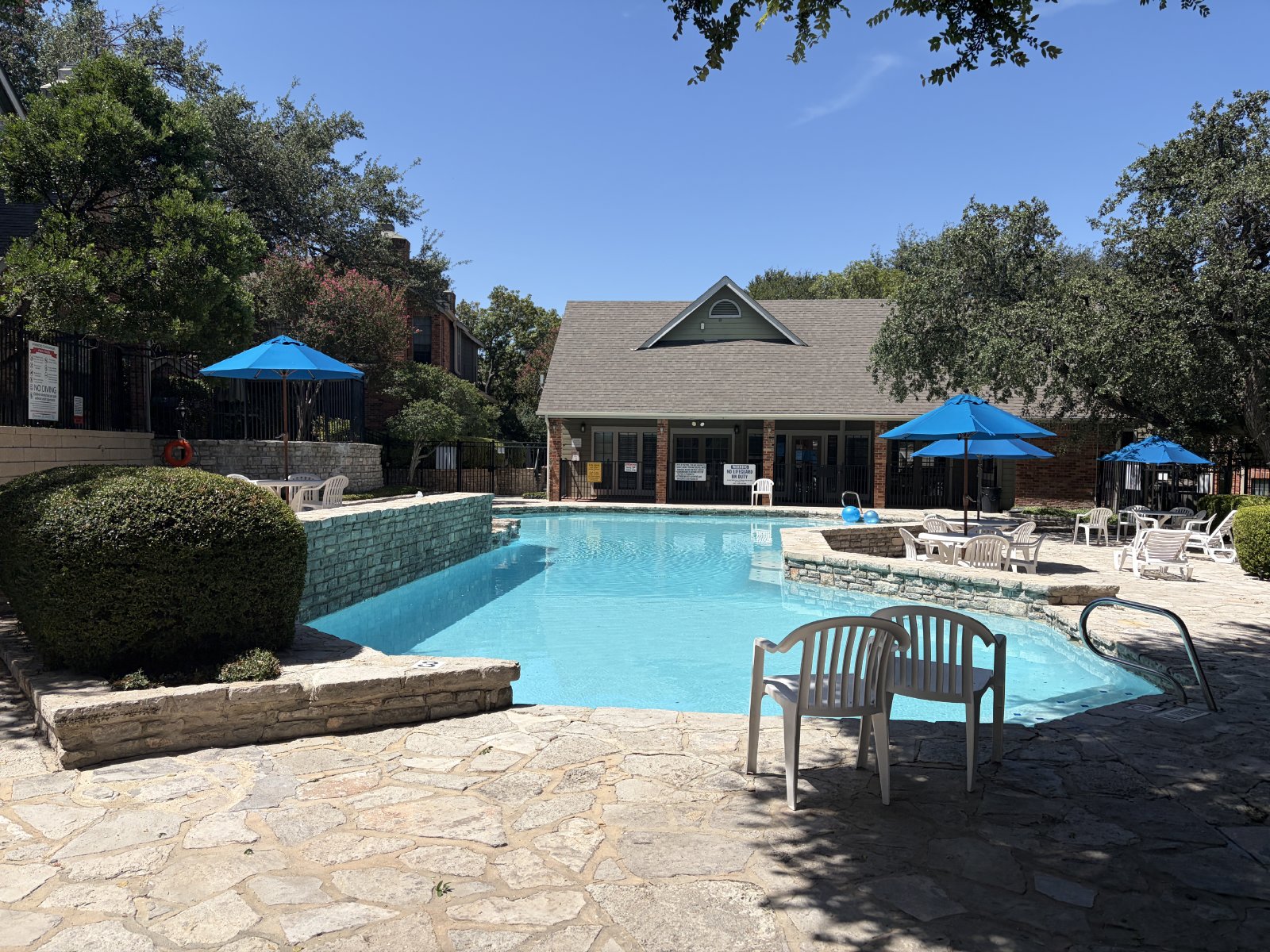 69 Chapel Hill Cir, San Antonio, TX 78240 property image
