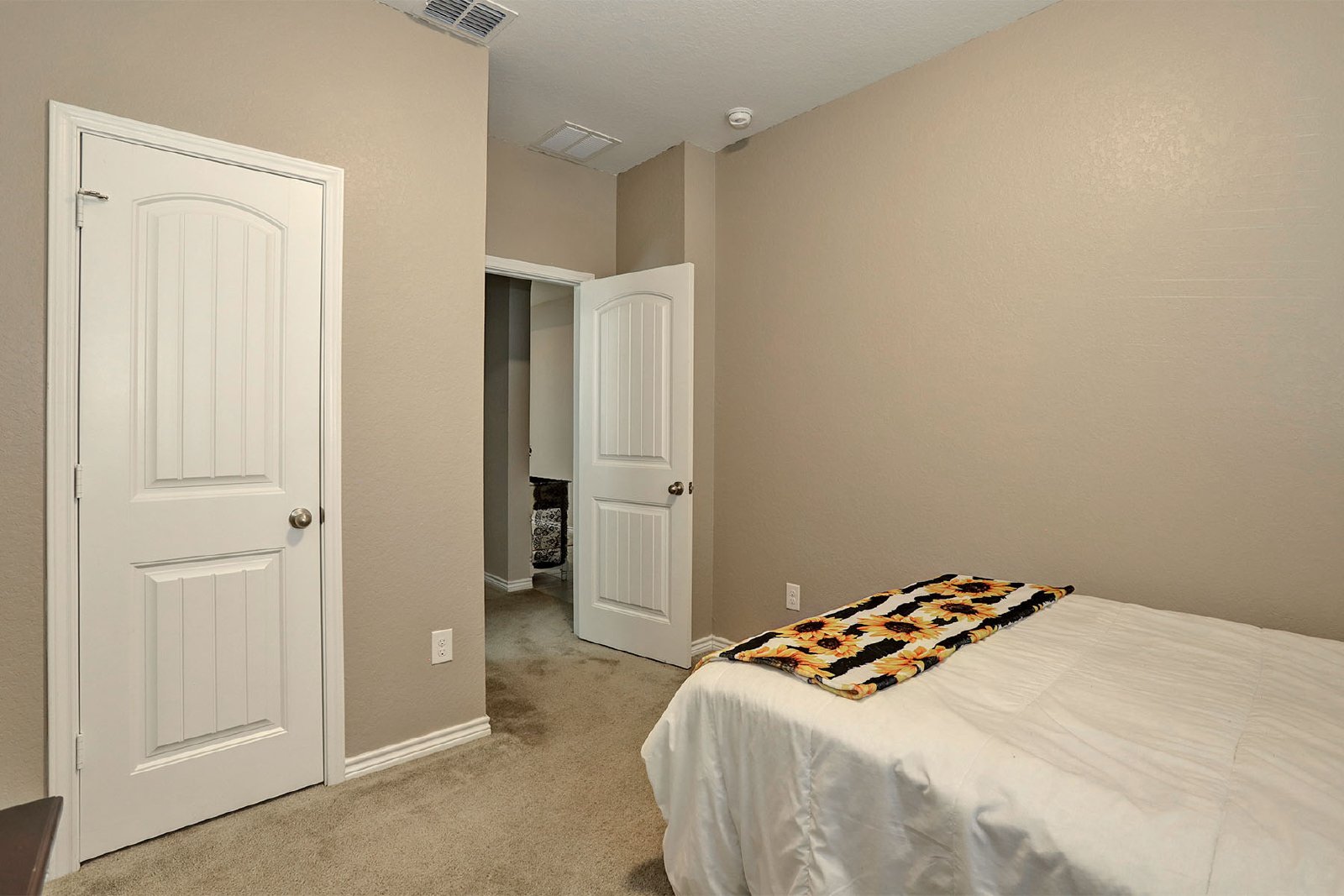 8239 Phantom Fld, San Antonio, TX 78253 property image