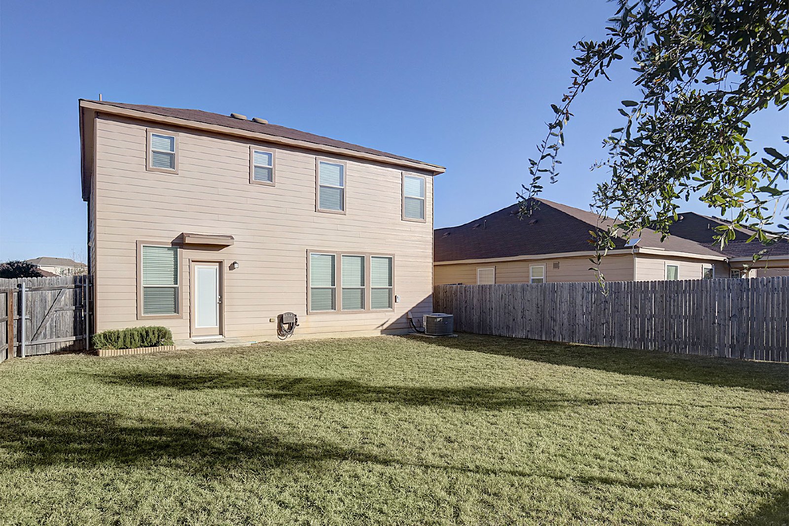 8239 Phantom Fld, San Antonio, TX 78253 property image